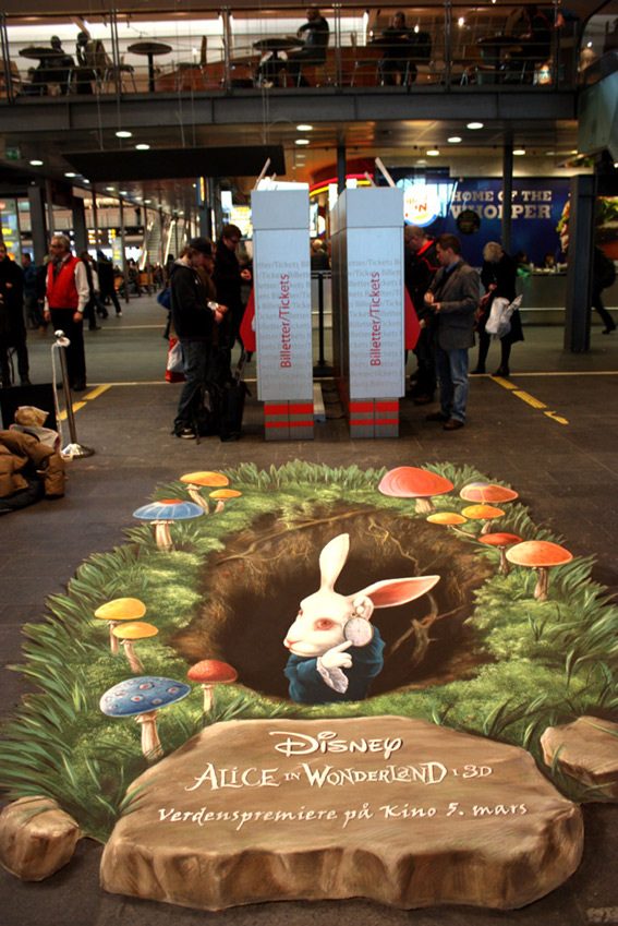 3D pavement drawing for Alice in Wonderland premiere in Oslo