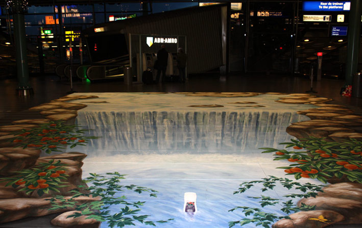 Anamorphic street art for Kneipp at Schiphol airport