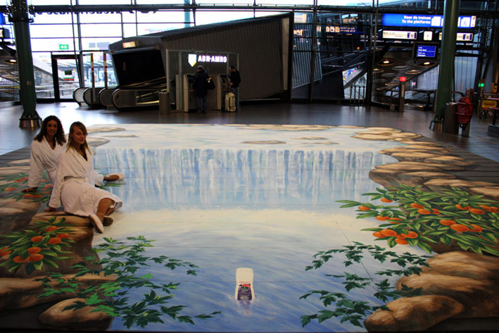 Complete optical illusion at Schiphol airport for Kneipp